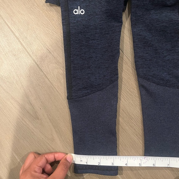 ALO Yoga - High-waist Lounge Legging - Dark Blue (Size no longer visible) - Picture 8 of 9